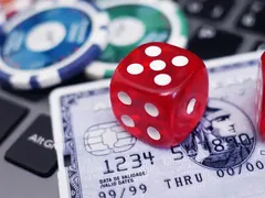Jetoane, zar și card bancar
